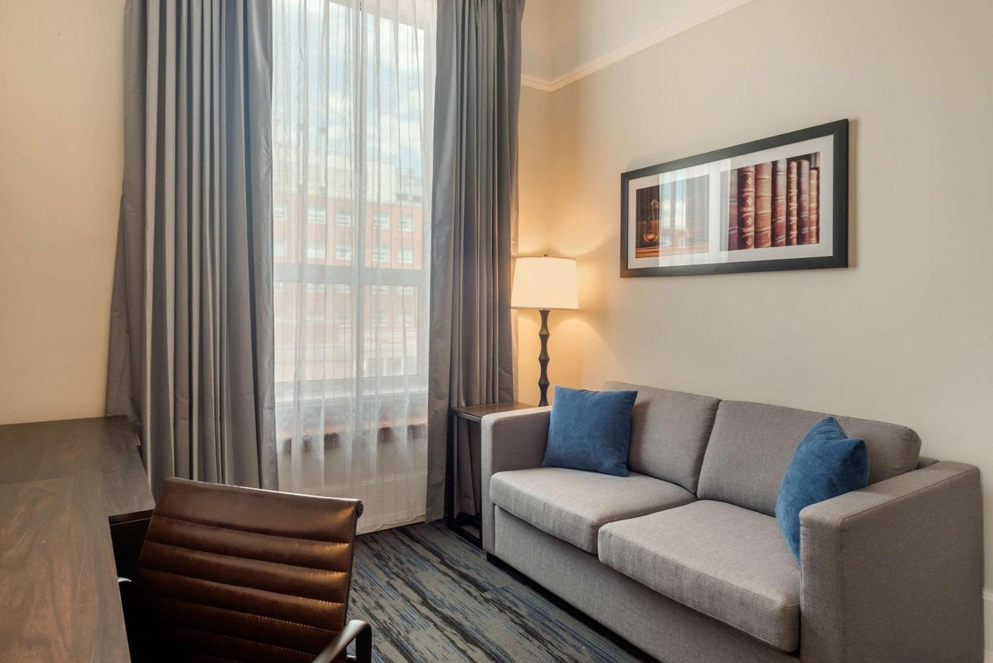 The Courthouse Hotel, Ascend Hotel Collection Тандер-Бей Экстерьер фото