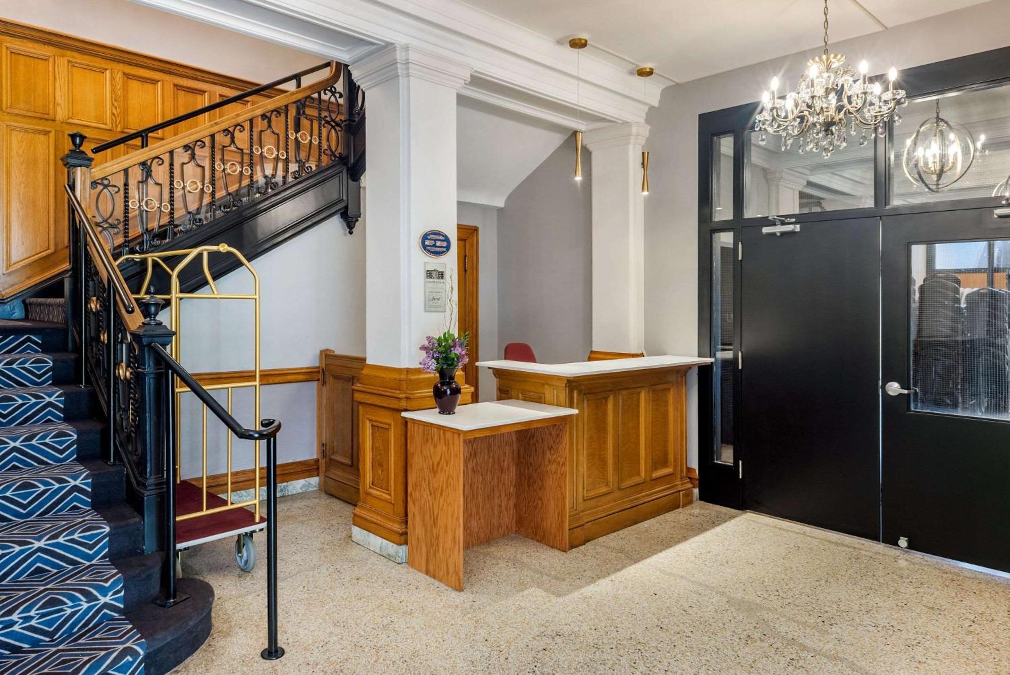 The Courthouse Hotel, Ascend Hotel Collection Тандер-Бей Экстерьер фото