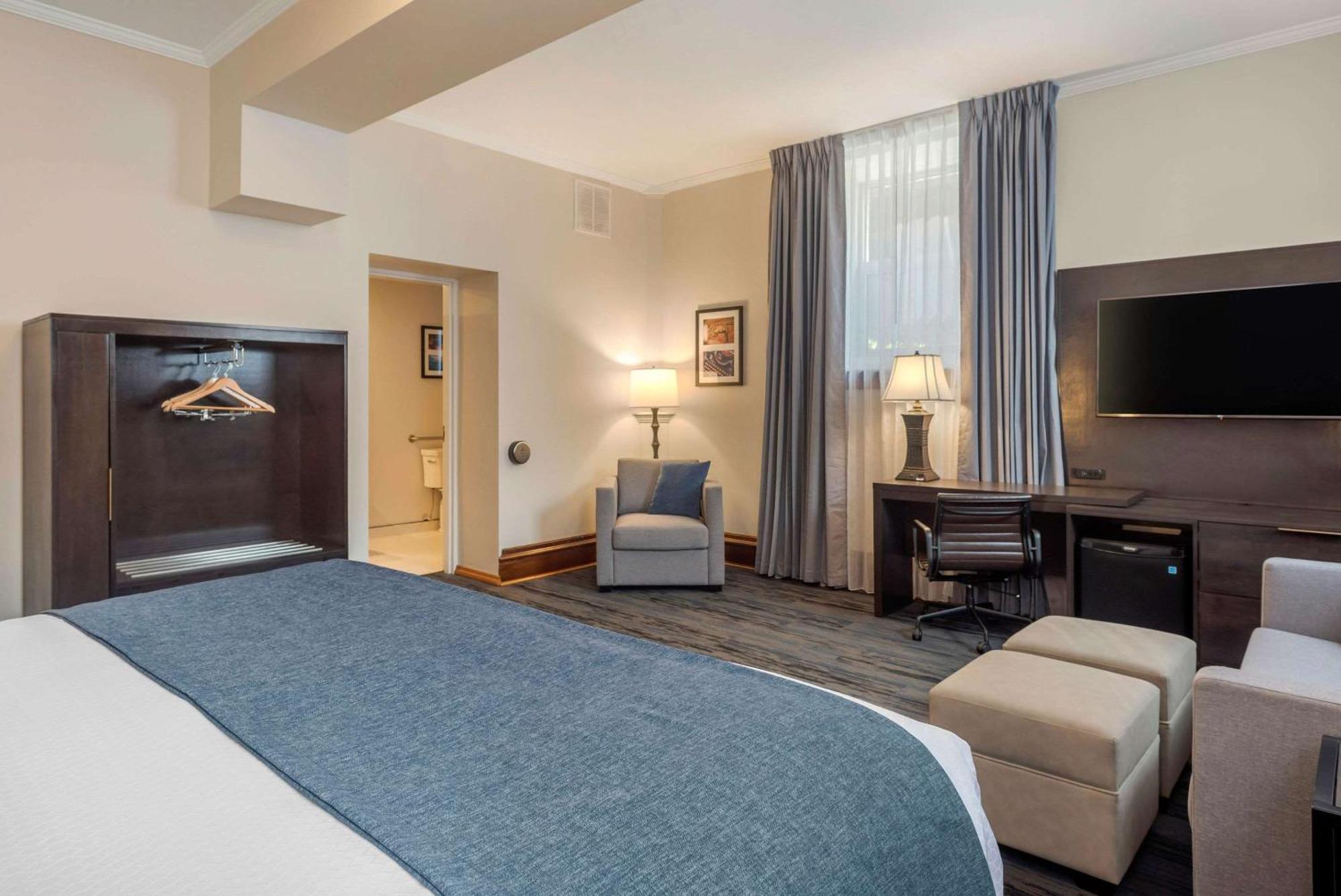 The Courthouse Hotel, Ascend Hotel Collection Тандер-Бей Экстерьер фото