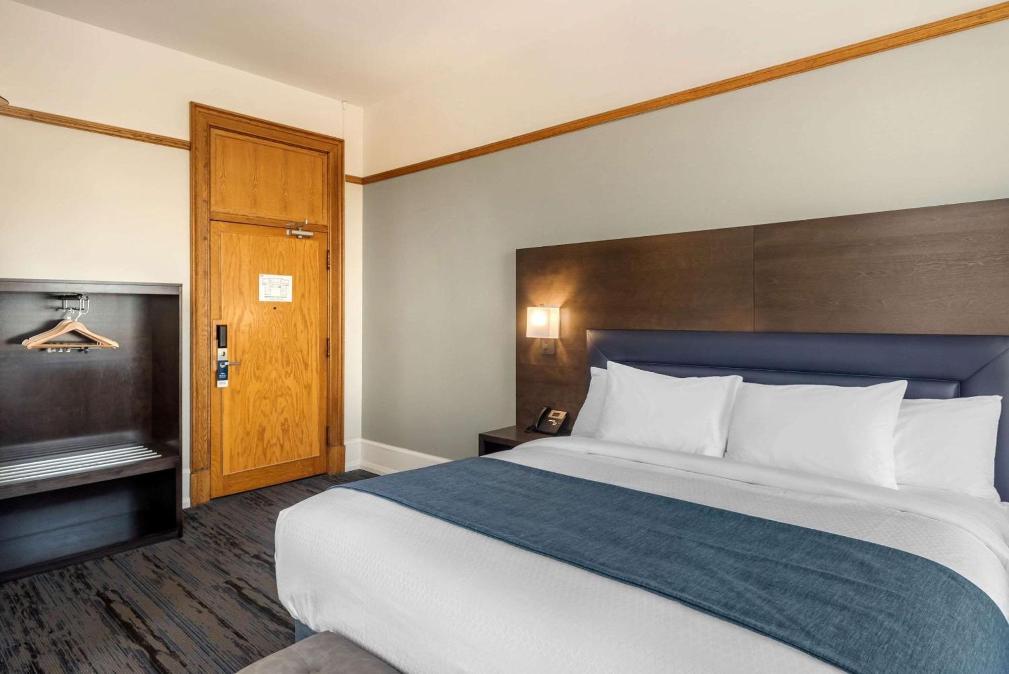 The Courthouse Hotel, Ascend Hotel Collection Тандер-Бей Экстерьер фото